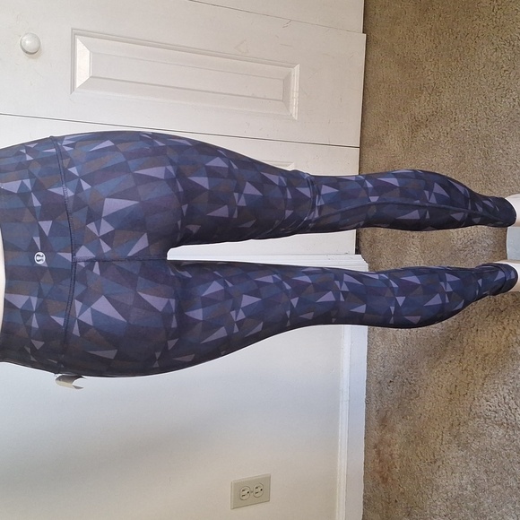 Lululemon Wunder Under Pant II 3D Stained Glass Love Nightfall Size 4 - Picture 2 of 5